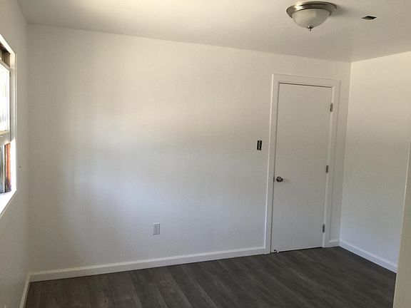 4th image of 517 S Soto St #3/4