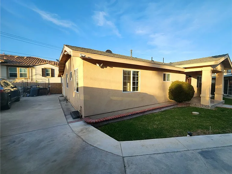 2203 Robruce Ln — Photo 6