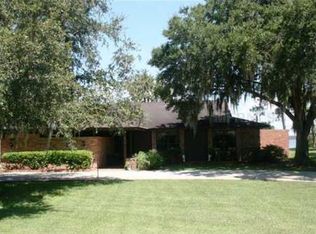 16811 Deer Island Rd, Tavares, FL 32778