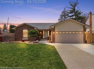 12161 Prairie Dr, Sterling Heights, MI