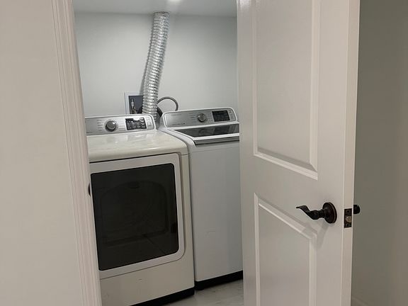 5th image of 323 Maryland Ave #1