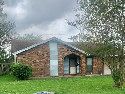 804 S 2 1/2 St, Nederland, TX, 77627