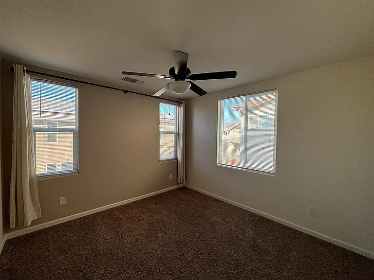 827 Fir St W — Photo 28