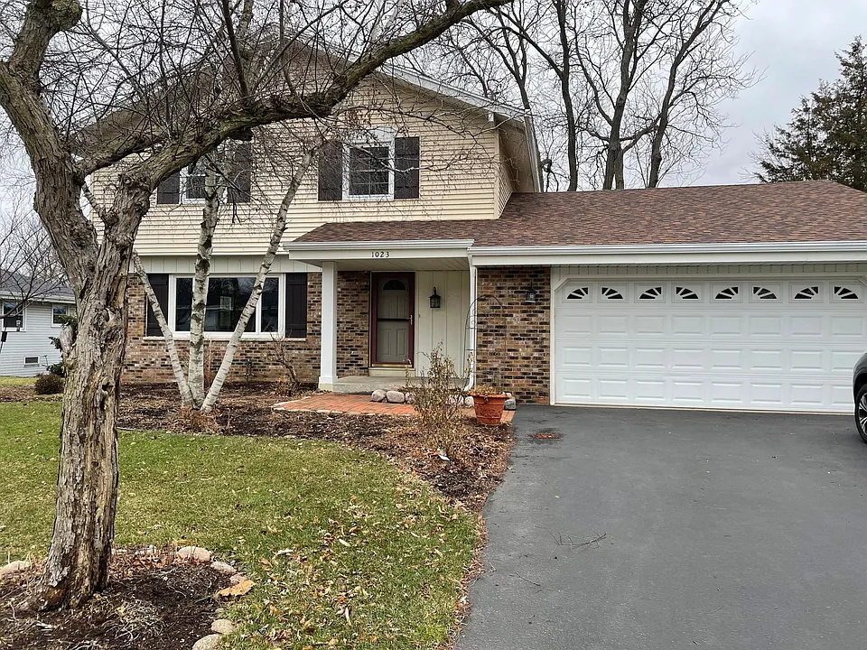 1023 Lexington Dr