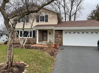 1023 Lexington Dr, Oconomowoc, WI 53066