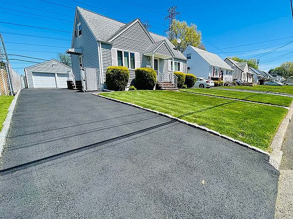 3rd image of 62 Sycamore Dr