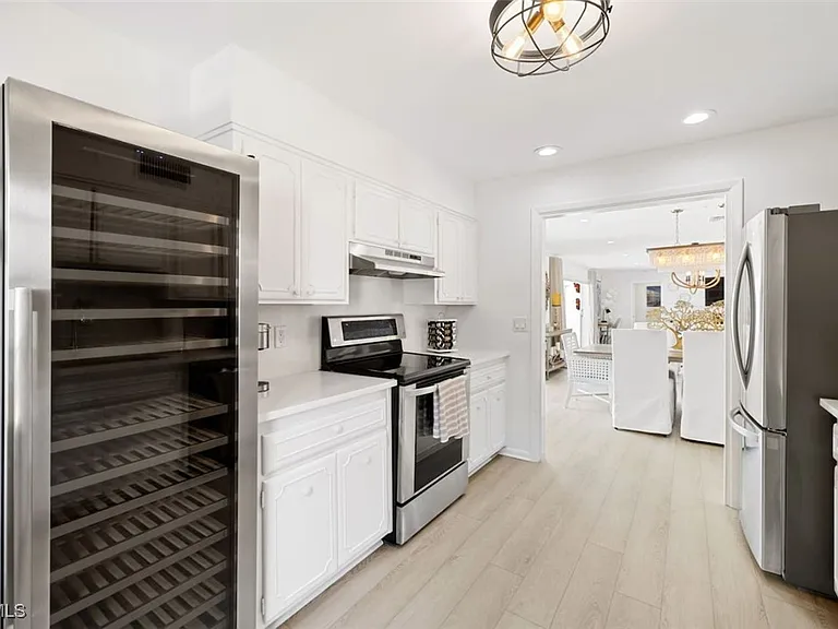 2728 Crayton Rd — Photo 10