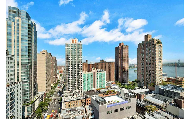 Rented by Douglas Elliman | media 21