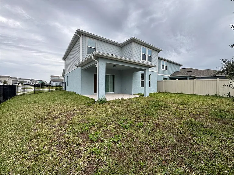 2102 Charming Ave — Photo 13