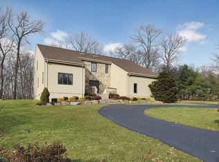 32 Daniel Ln, Kinnelon, NJ 07405