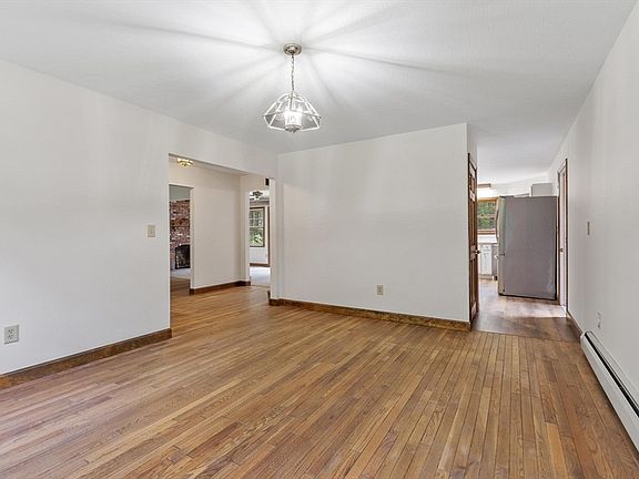 4th image of 686 Scott Rd