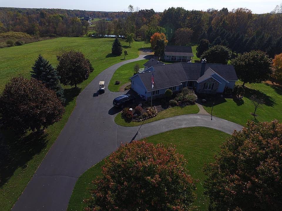 2nd image of 2150 Leonard Rd