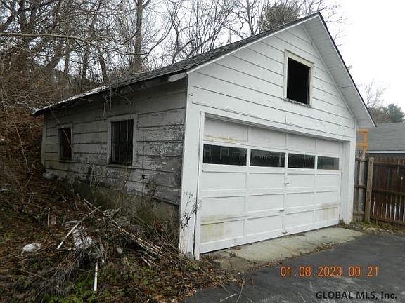 4th image of 171 N Lake Ave