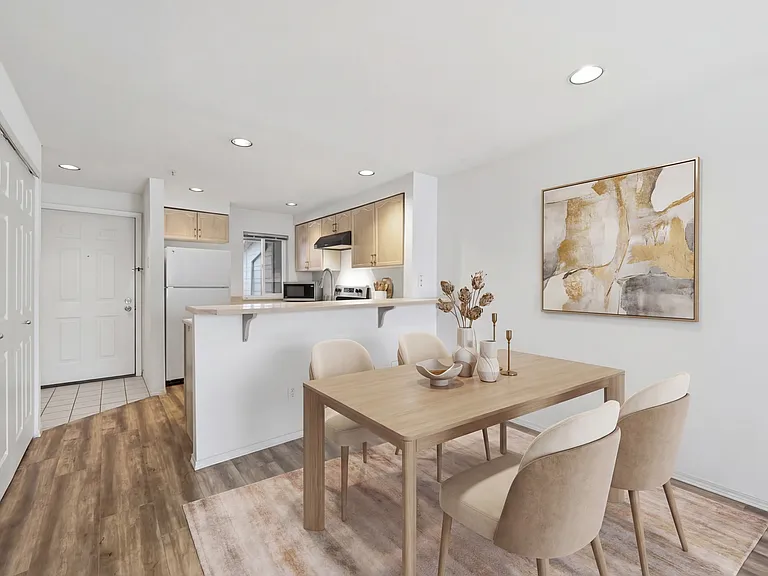 Dining area and Nice open layout