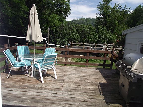 SPACIOUS BACK DECK