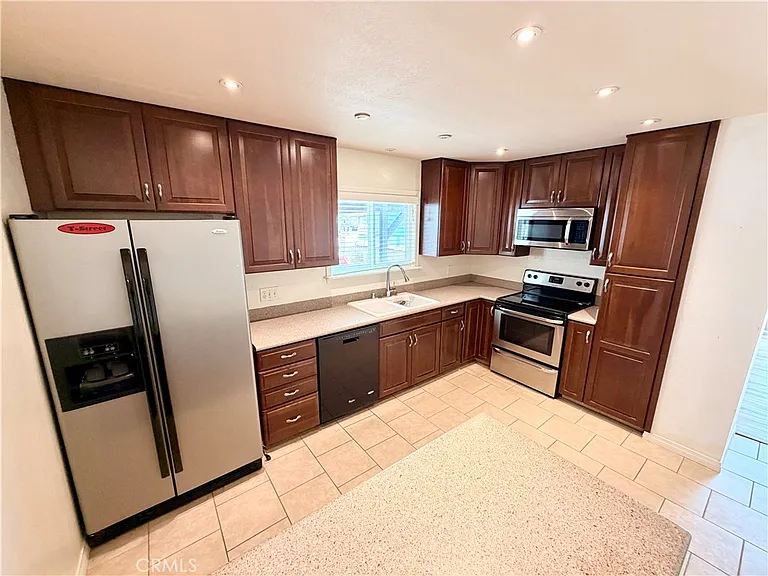 402 Avenida Granada #A — Photo 6