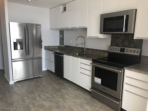 2nd image of 1 Claridge Dr APT 502