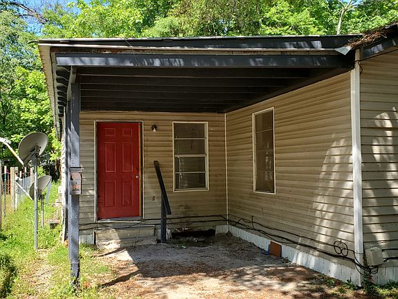 2nd image of 104 Peach St #B