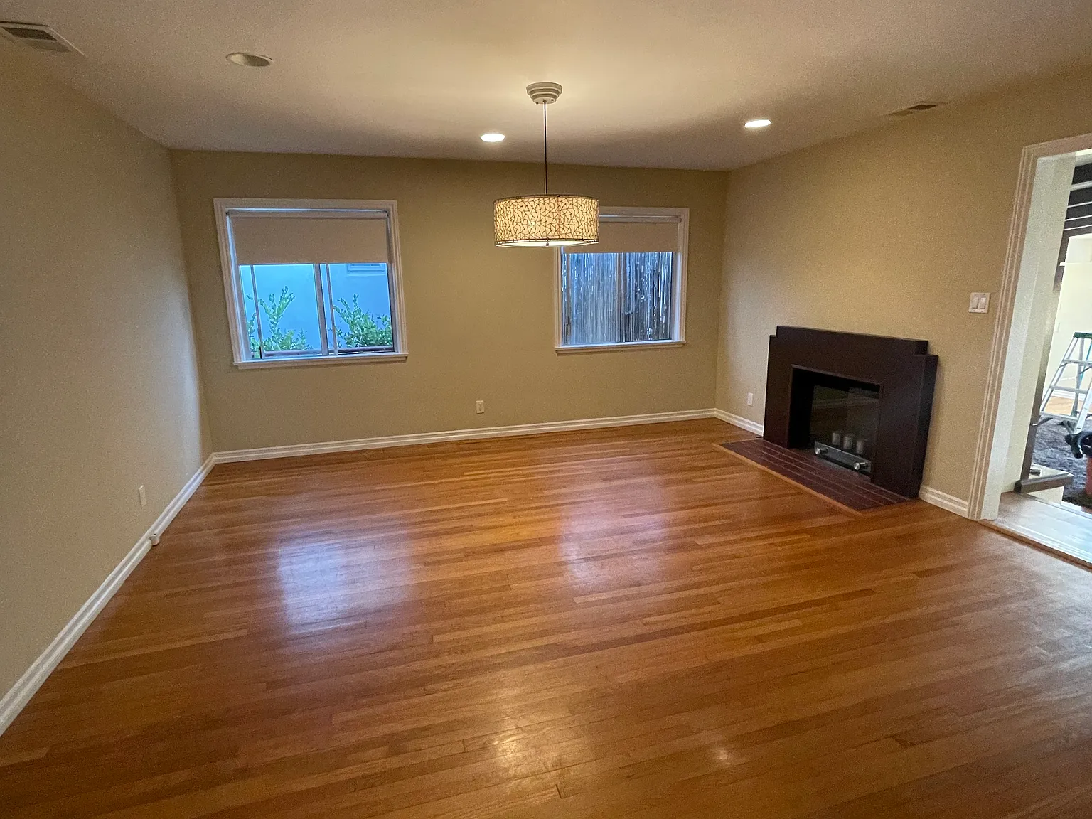 3 bed, 1372 sqft, $6,700 — Photo 4
