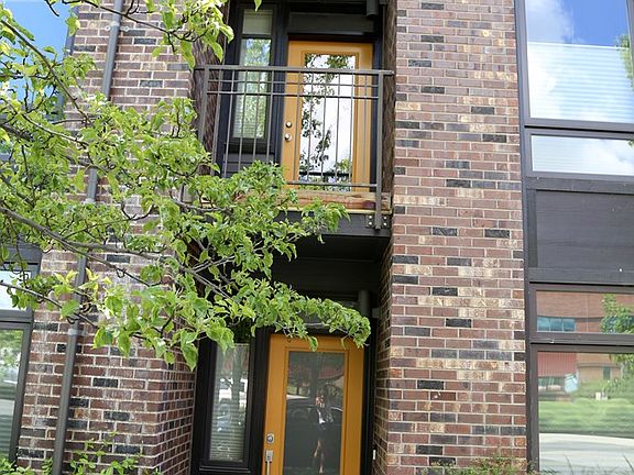 3rd image of 165 N 4th Ave #165