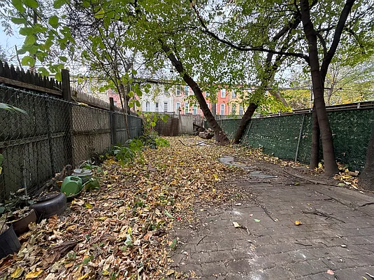 Rented by Douglas Elliman | media 31