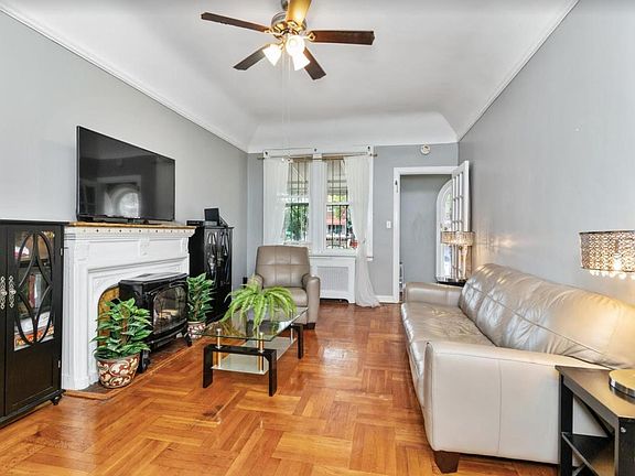 4th image of 8904 Avenue
