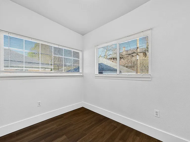 5114 N Williams Ave — Photo 12
