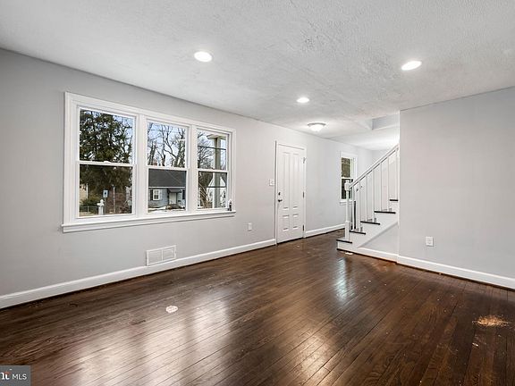2nd image of 308 Zelma Ave