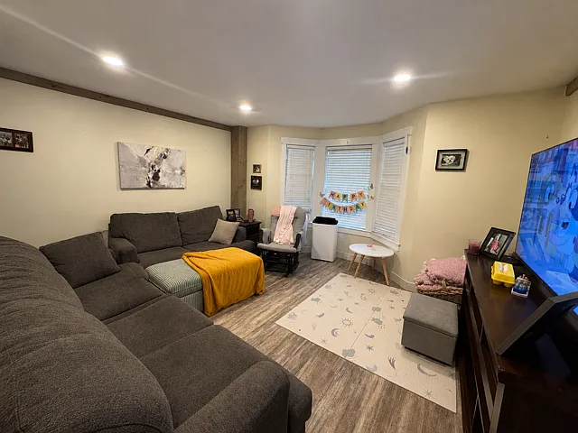 202 Front St #B — Photo 16