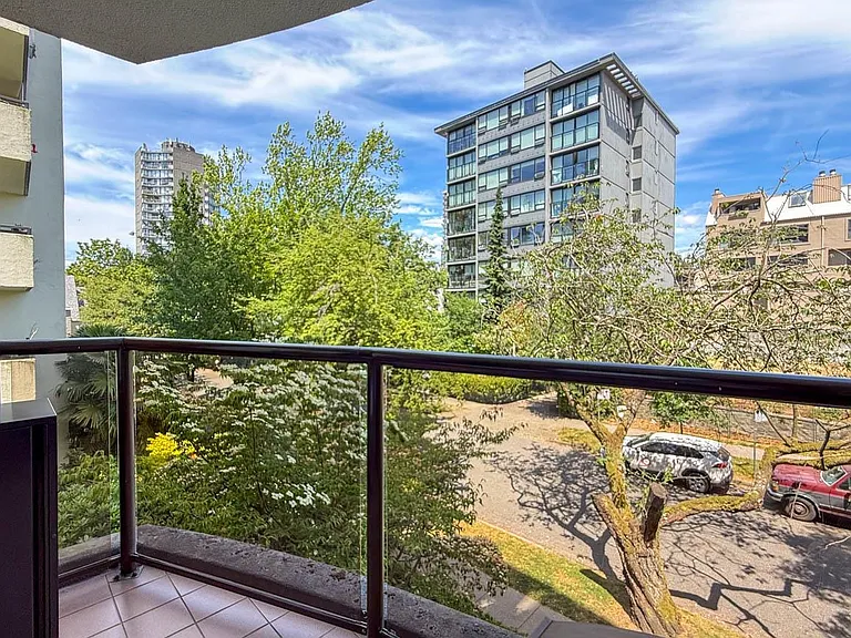 1520 Harwood St #302 — Photo 31