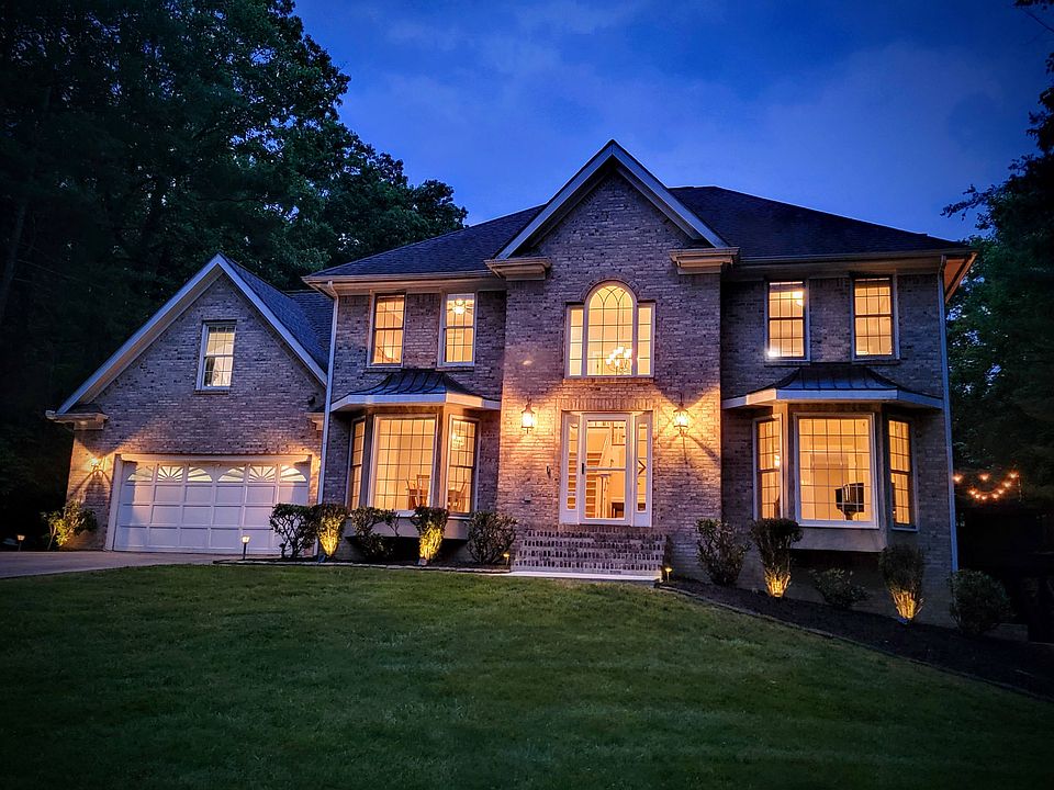 Beautiful 336 Red Fox Circle with grassy front yard.