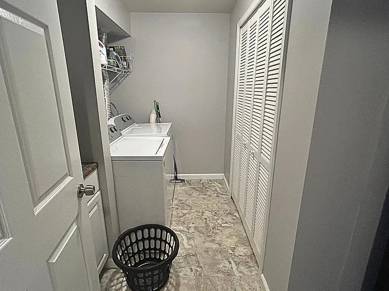 715 Acorn Ct — Photo 13