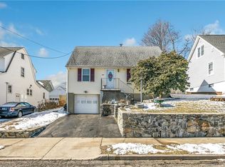479 Ezra St, Bridgeport, CT 06606