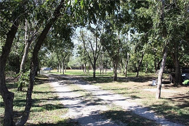 1st image of 2845 Brookhollow Dr
