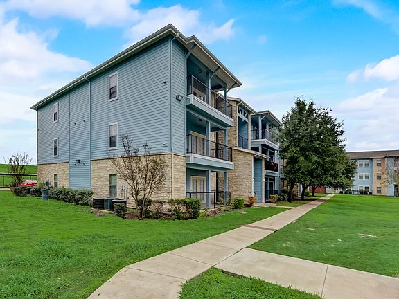 3rd image of 4925 Cromwell Dr #1107