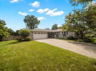 275 Ingram St, Northfield, IL 60093