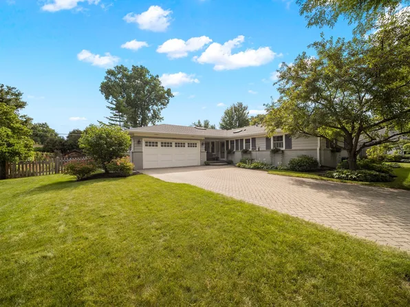 275 Ingram St, Northfield, IL 60093