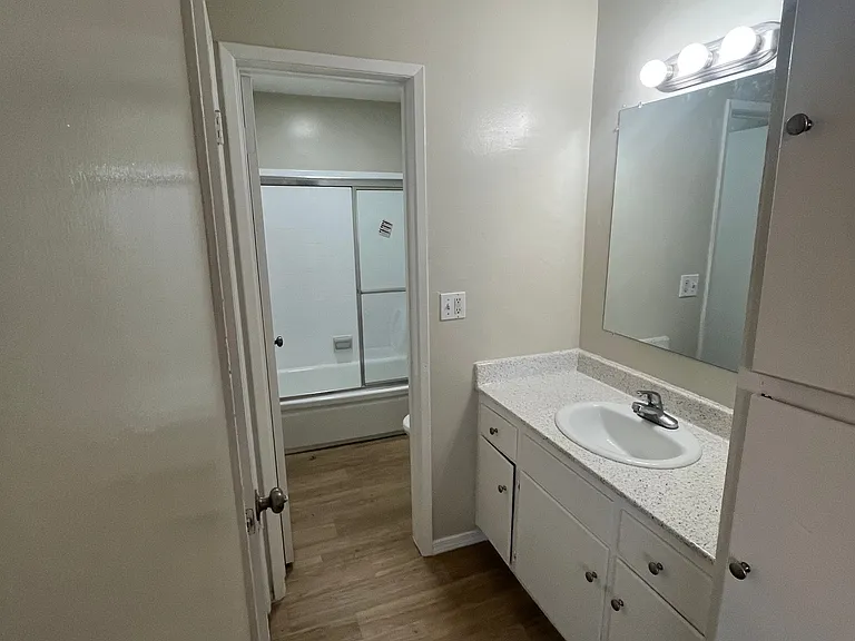 VILLA SANTA FE APARTMENTS — Photo 15