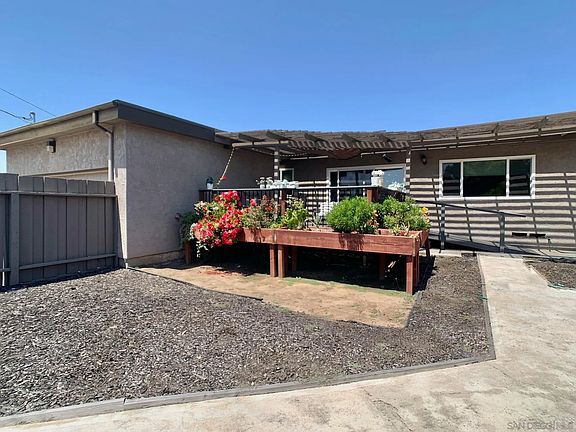 5th image of 3865 Shirlene Pl