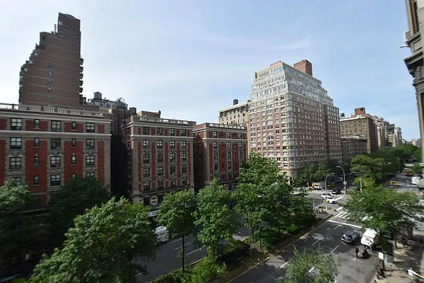 Rented by (Legacy) NY Quality Living Uptown | media 13