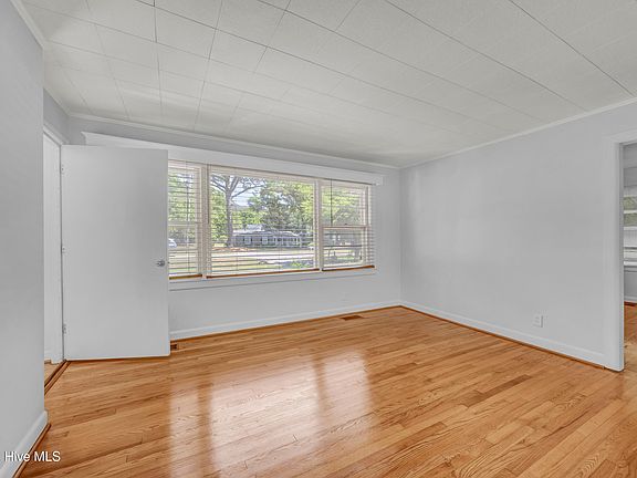 3rd image of 145 Dogwood Drive