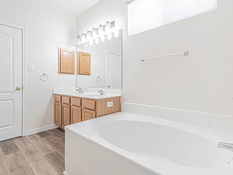 213 Tapwood Ln — Photo 20