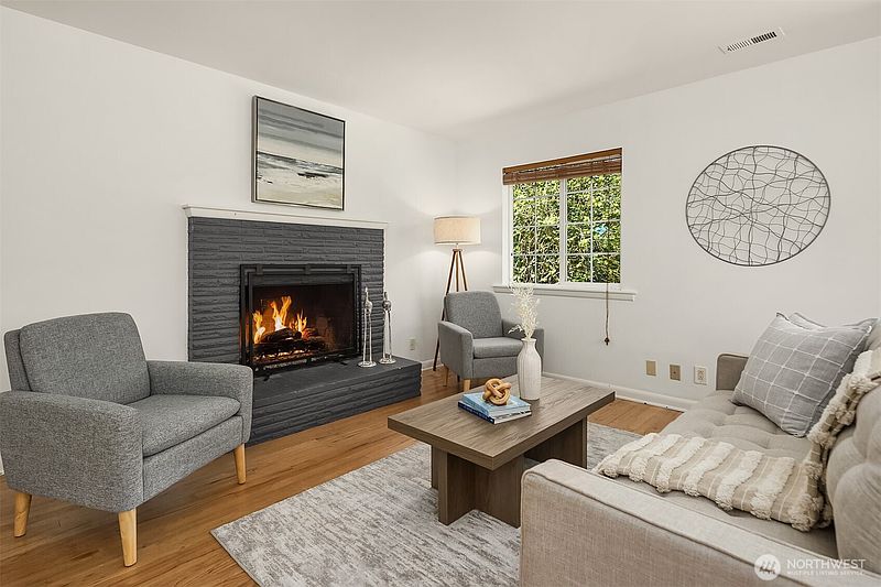 4th image of 16414 48th Avenue W