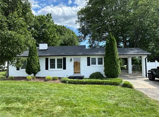 467 W Main St, Boonville, NC 27011