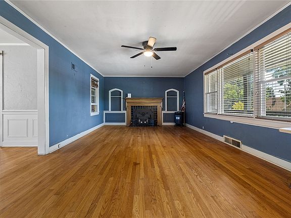 5th image of 321 W Erie Ave