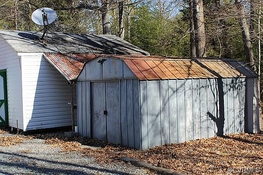 3rd image of 114 River Bend Ln