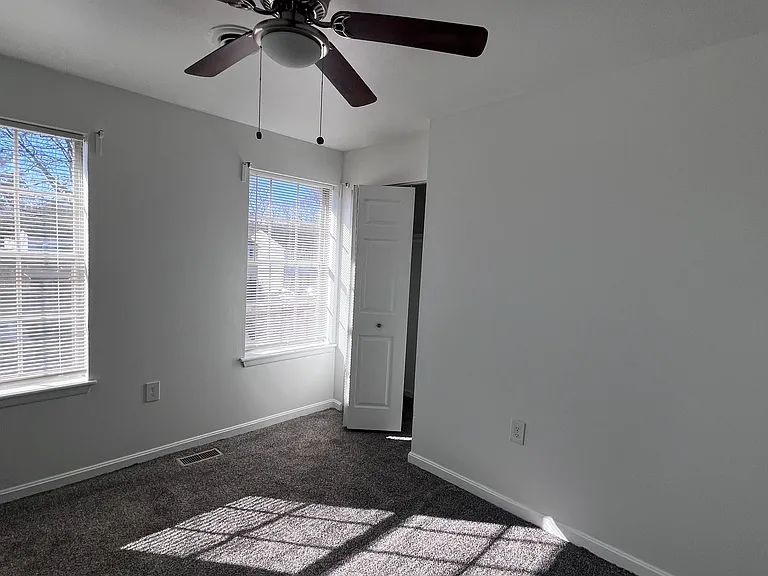 Laburnum Rd — Photo 11