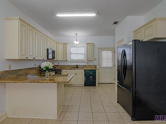 3rd image of 5661 Magnolia De Christophe Dr