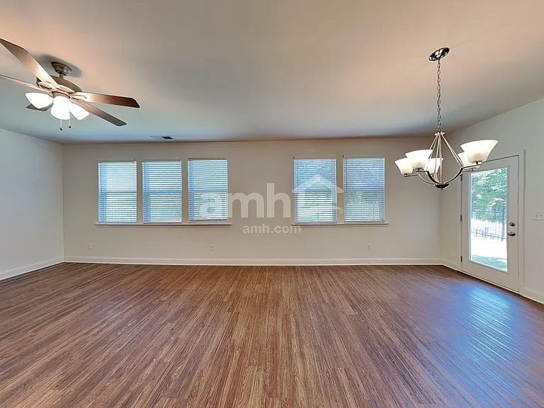 312 Bourne St — Photo 10