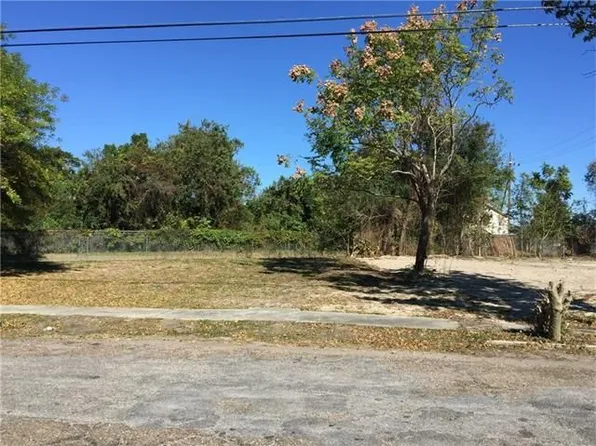 9201 Fig St, New Orleans, LA 70118